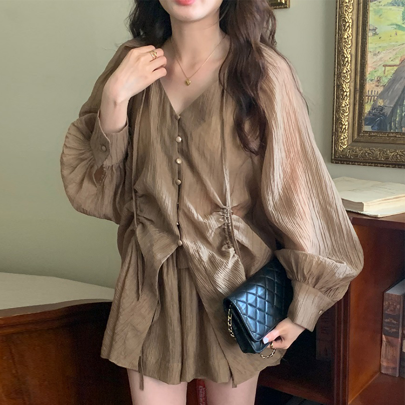 Retro Temperament V-neck Lace-up Pleated Long-sleeved Shirt And Shorts Set