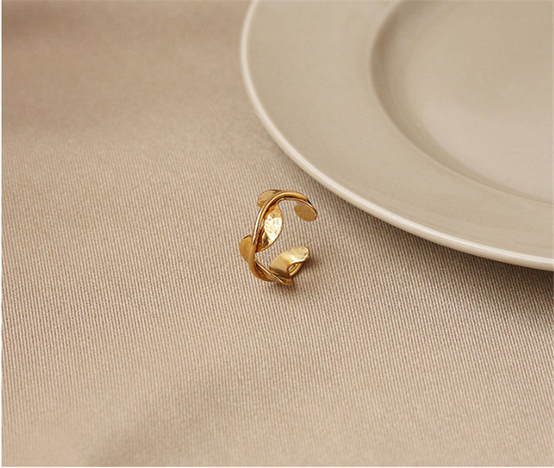 High Color Retention Vacuum Plating Real Gold Minimalist Wave Pattern Retro