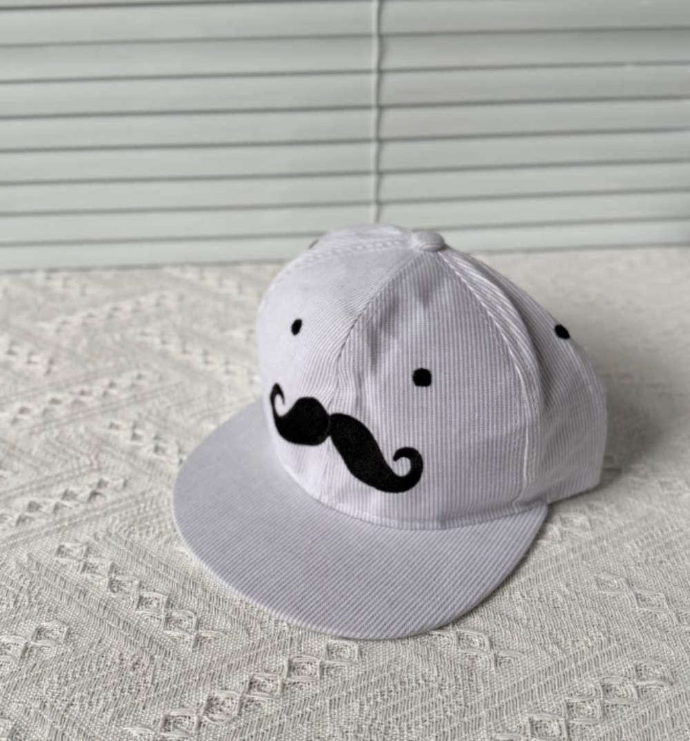 Summer Men's And Women's Matching Fine Stripe Cute Mustache Decorated Letter Brim Casual Sporty Style Baseball Cap For Daily Outdoor Use