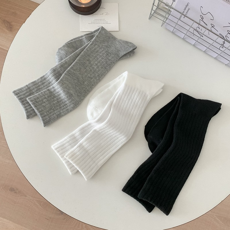 Classic Solid Color Ribbed Crew Socks, Casual Knit Socks For Women, Simple Casual Footwear For Daily Use