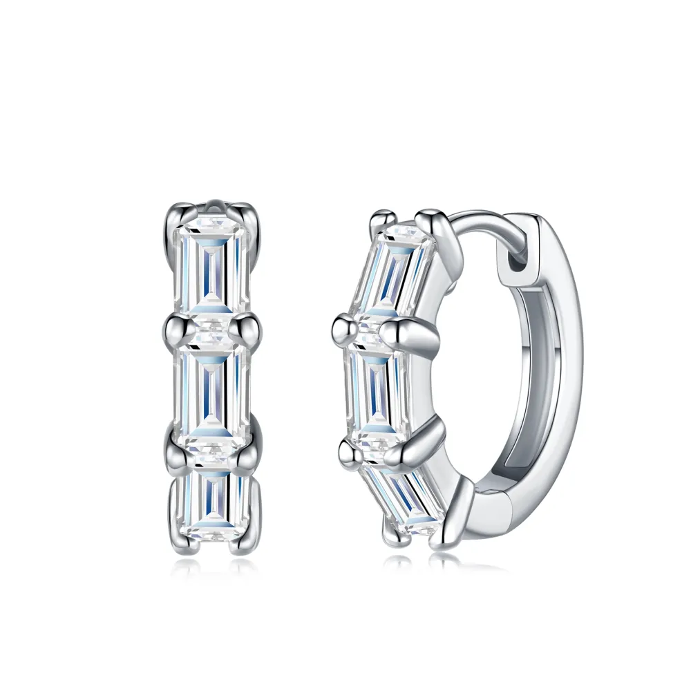 A Luxurious And Fashionable Minimalist Jewelry Earring Set Featuring Top-quality Moissanite Stones, Made Of S925 Silver Electroplated With Platinum.