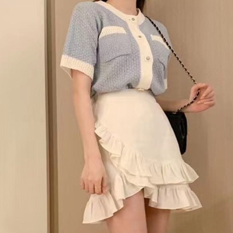 Two-piece Color-block Short-sleeved Sweater And Fishtail Skirt
