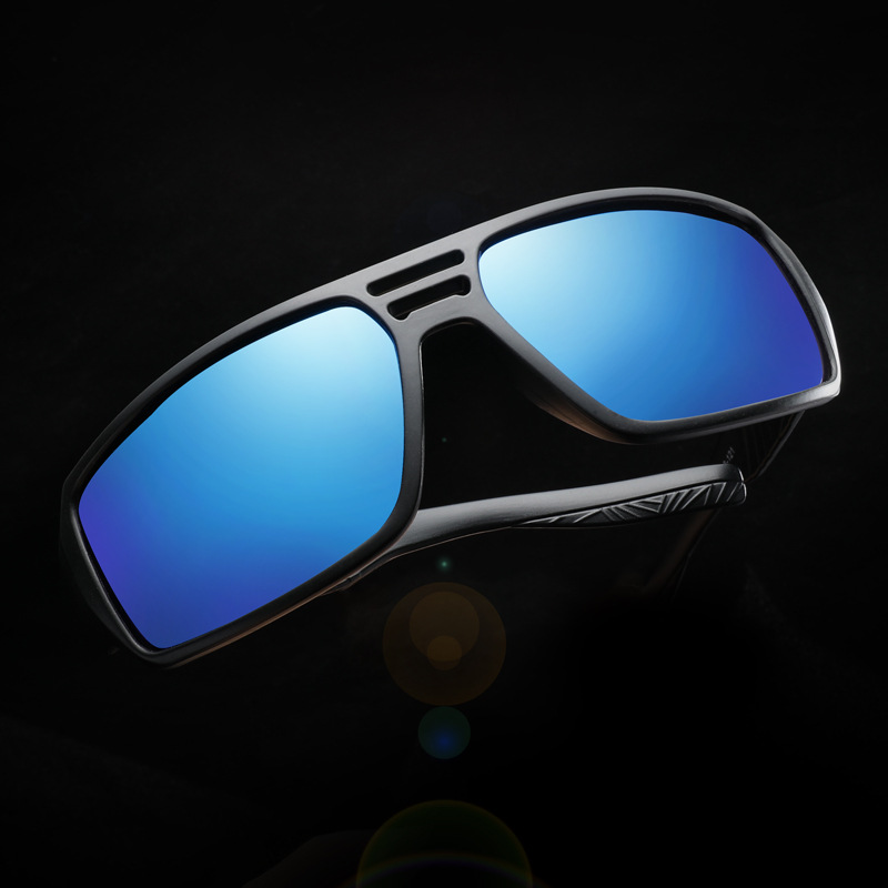 Title 5, Sporty polarized sunglasses