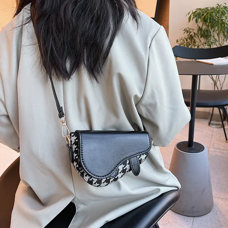 Girls' Fashion Retro Thousand Bird Pattern Saddle