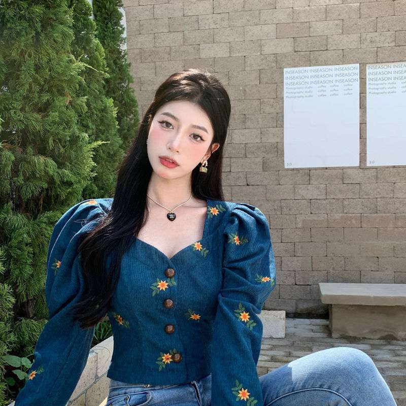 Women's Retro Short Embroidered Jacquard Shirt