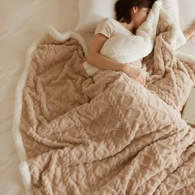 Autumn And Winter Warm Girl Heart Lamb Velvet Blanket Khaki - Shop at LoveMi