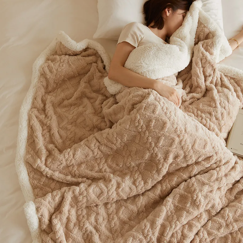 Autumn And Winter Warm Girl Heart Lamb Velvet Blanket - Khaki