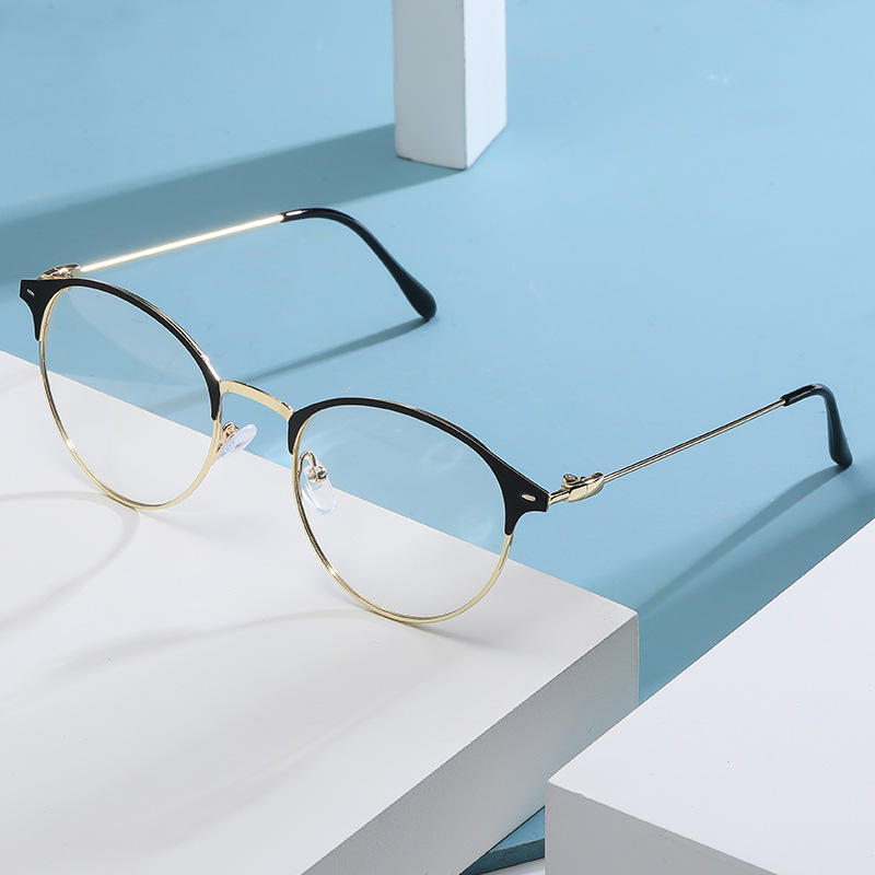 Title 6, Metal Round Eyeglass Frame Is Fashionable