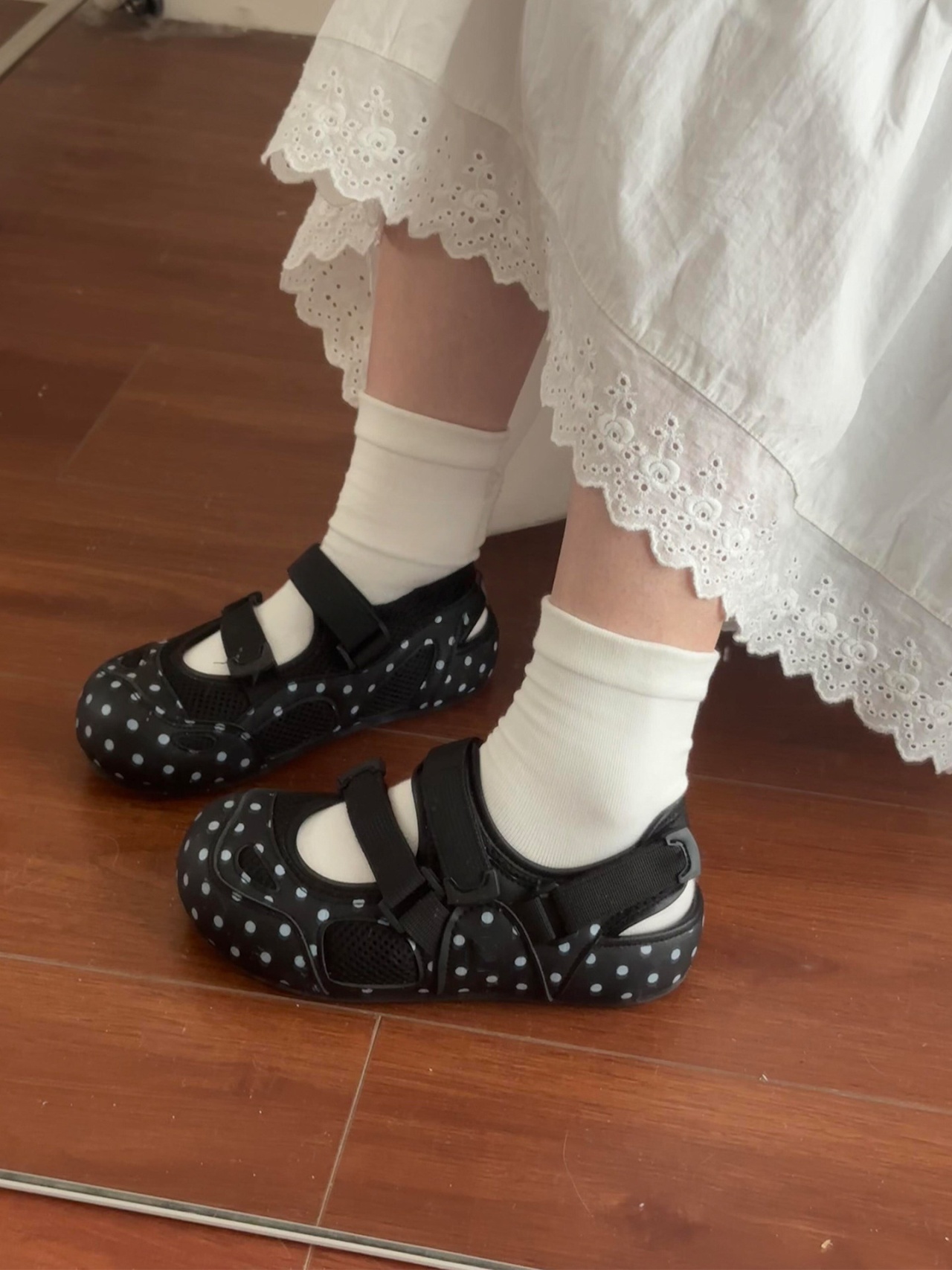 2026 New Summer Women Polka Dot Sports Sandals, Breathable Hollow Flat Mary Jane Shoes With Adjustable Velcro Strap — view 2