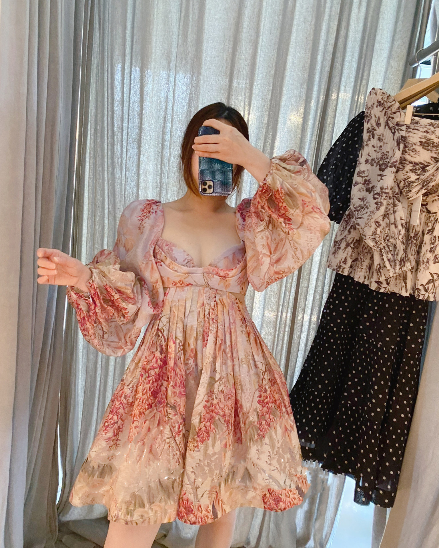 Lantern-Sleeve Backless Short Dress