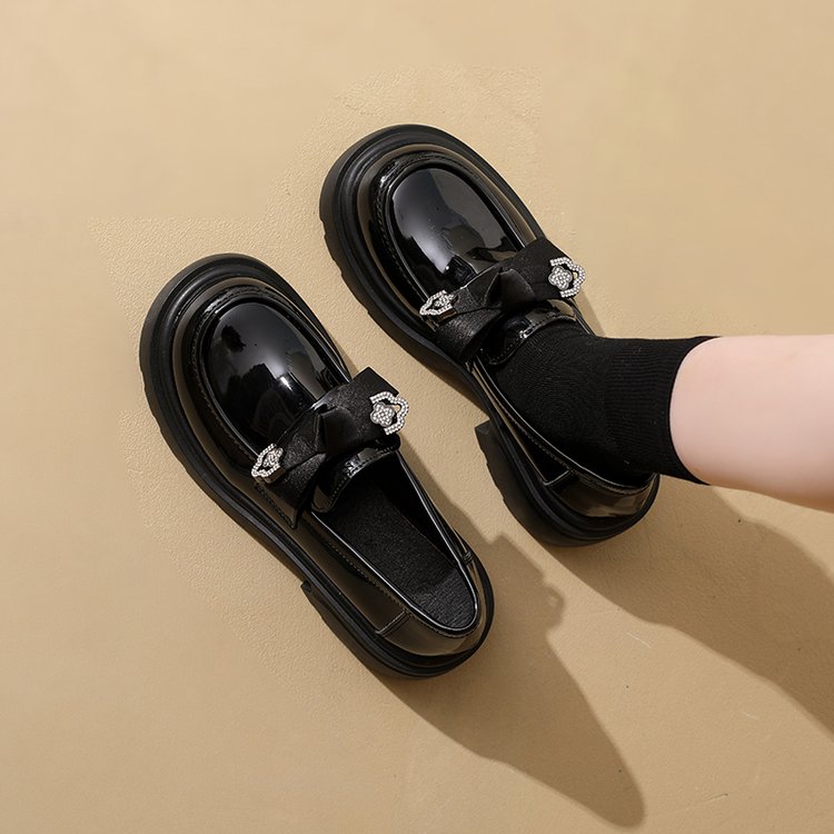 British Style Butterfly Rhinestone Loafers Women, 2026 New Arrival Spring Autumn Versatile Platform Patent Leather Thick Sole Dress Flats