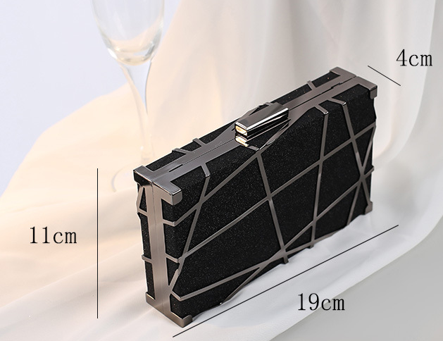 حقيبة يد نسائية صغيرة معدنية بتصميم قطري