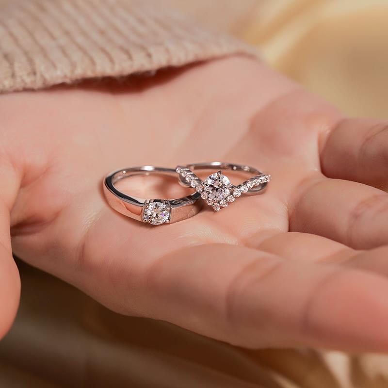 New Four Claw Moissanite Diamond Ring