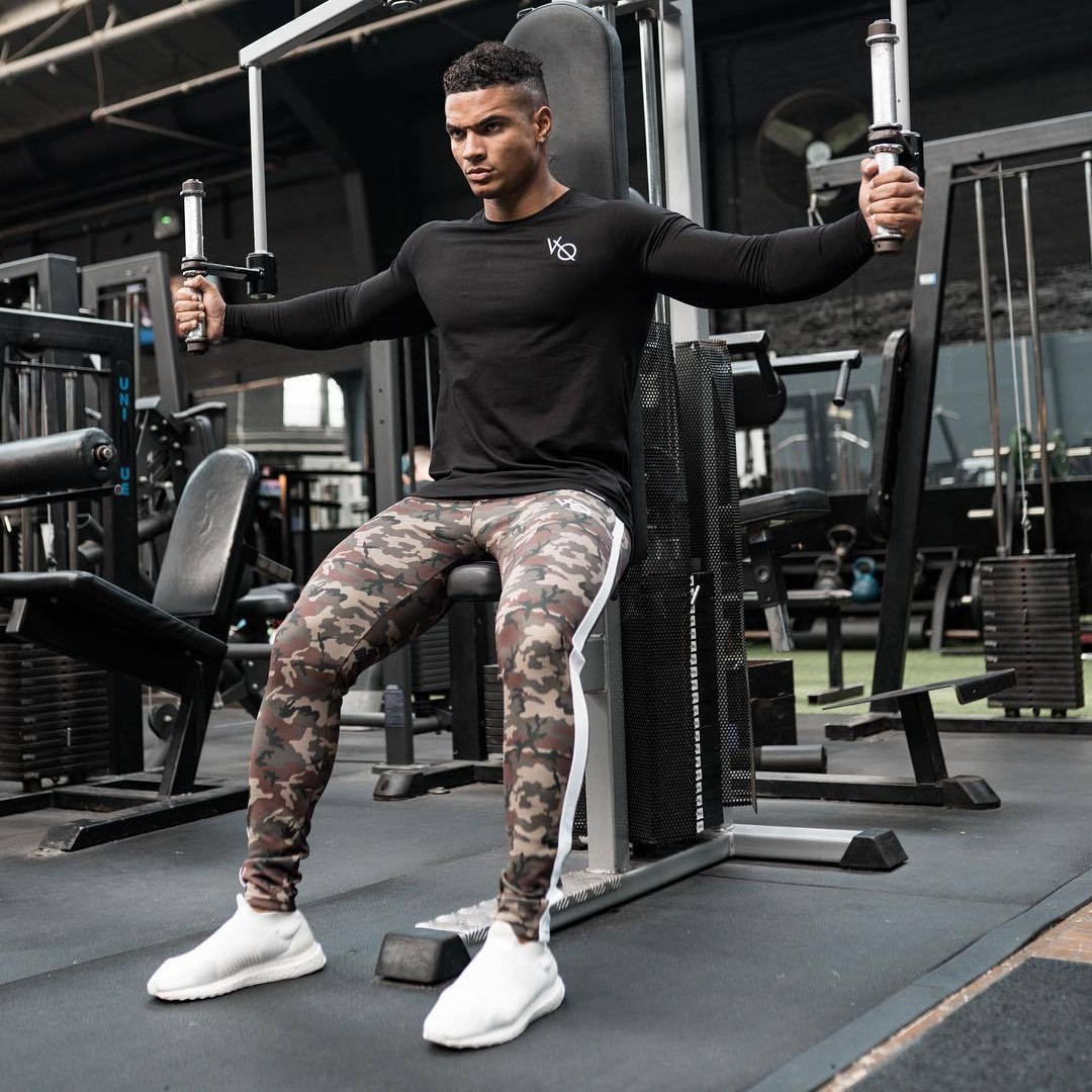 Title 2, Pantalon de training camouflage avec bandes lat...