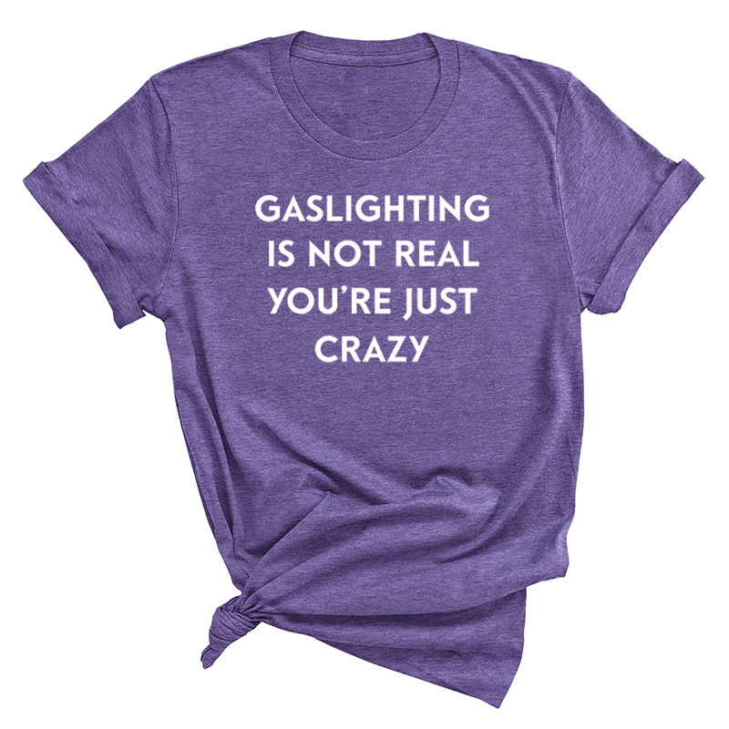 Title 9, Herrenmode mit Aufdruck „Gaslighting Is Not Rea...