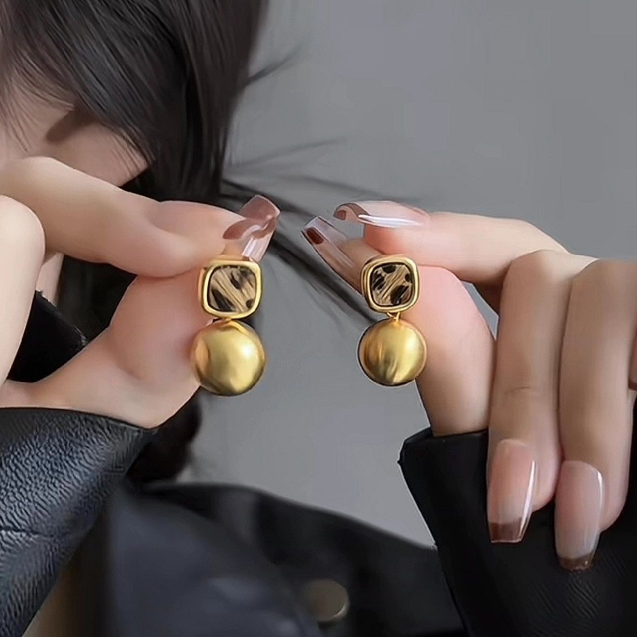 French Style Golden Leopard Print Beaded Drop & Stud Earrings, Minimalist Stylish Accessories For Round Faces