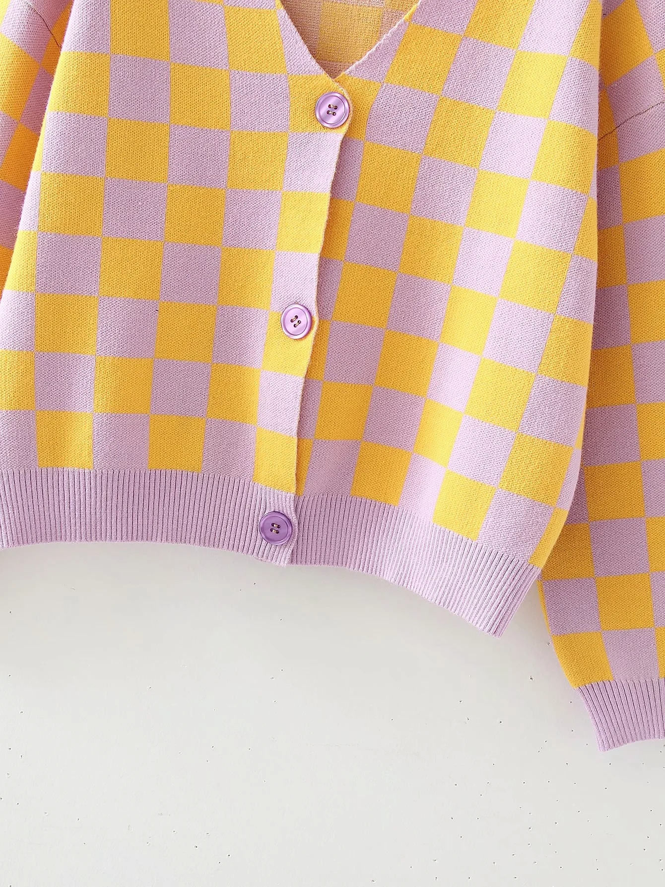 Title 3, Yellow Checkerboard Pattern V-neck Loose Sweater