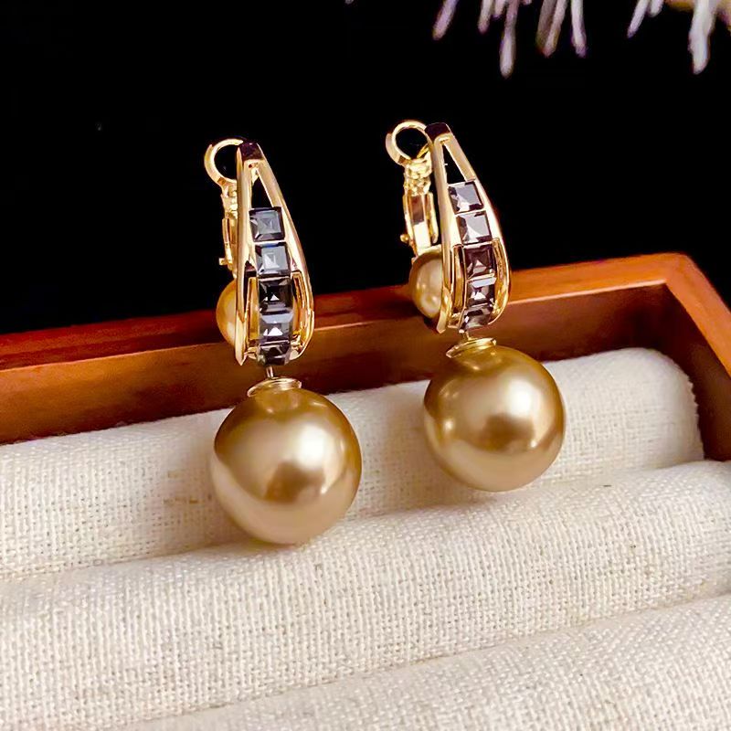 ต่างหูลูกน้ำ Zircon สไตล์ Chanel สูง