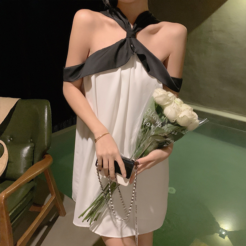 Ladies Halter Neck French Pure Desire To Show Thin Suspender Skirt