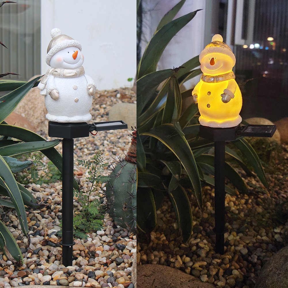 Solar snowman plugin light