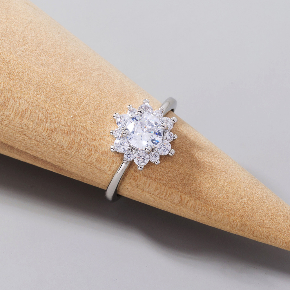 European and American ins jewelry simple and versatile design to show off the sun flower micro-inlaid zircon ring ring ring accessories female