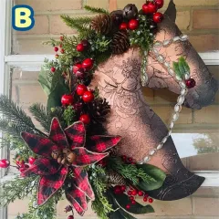 Horse Head Garland Christmas Decoration With Balls - View 1