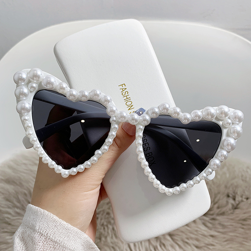 Title 6, Big Frame Heart-shaped Pearl Sunglasses