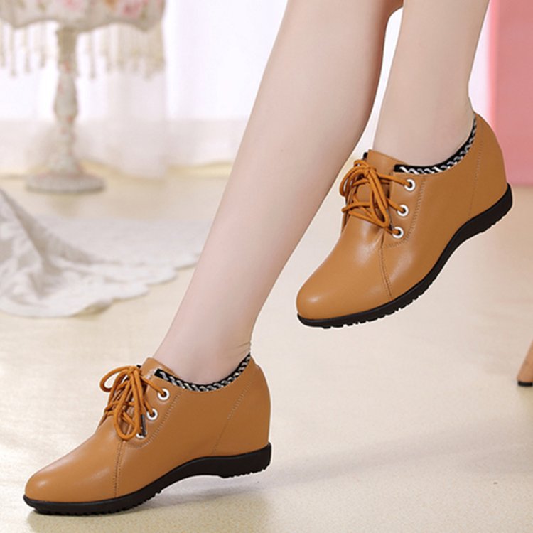 Title 4, Fashion Round Toe Lace Up Flat Rubber Women