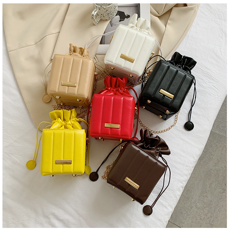 Title 1, Chain Shoulder Messenger Box Small Square Draws...