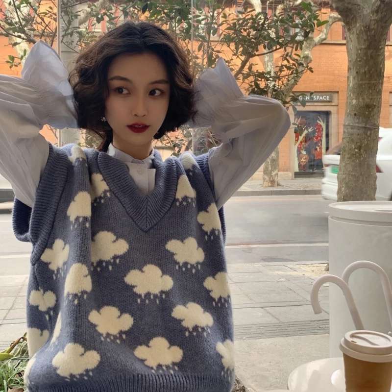 Small Cloud Sweater Knit Vest