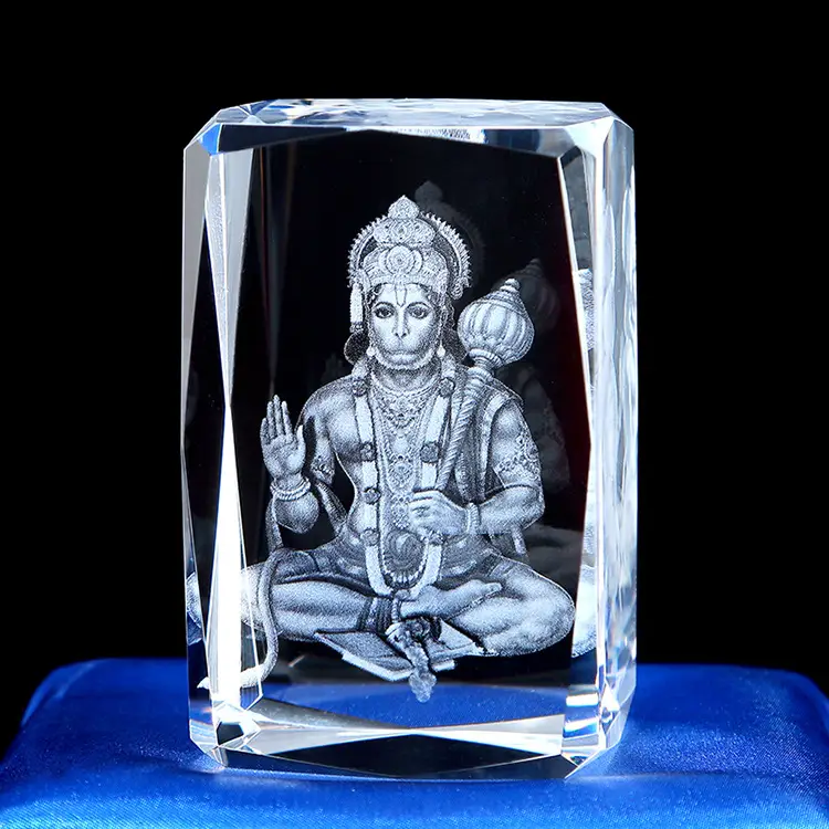 Fashionable Crystal Interior With Personalized Decorations