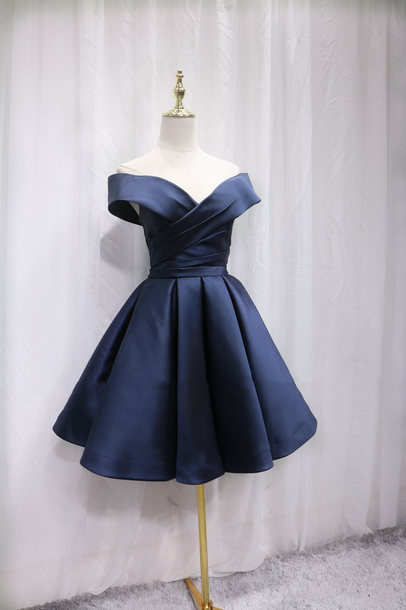 Title 3, Vestido de noche azul satinado elegante con hom...