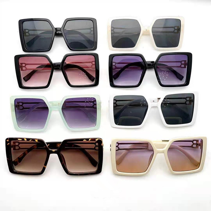 European And American Fashion Women’s Large Frame Sunglasses With Metal Legs