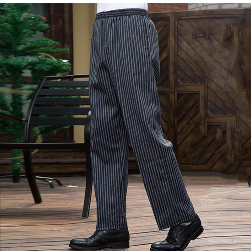 بنطال شيف مخطط للمطبخ وبنطال مطاطي لغرفة الطعام