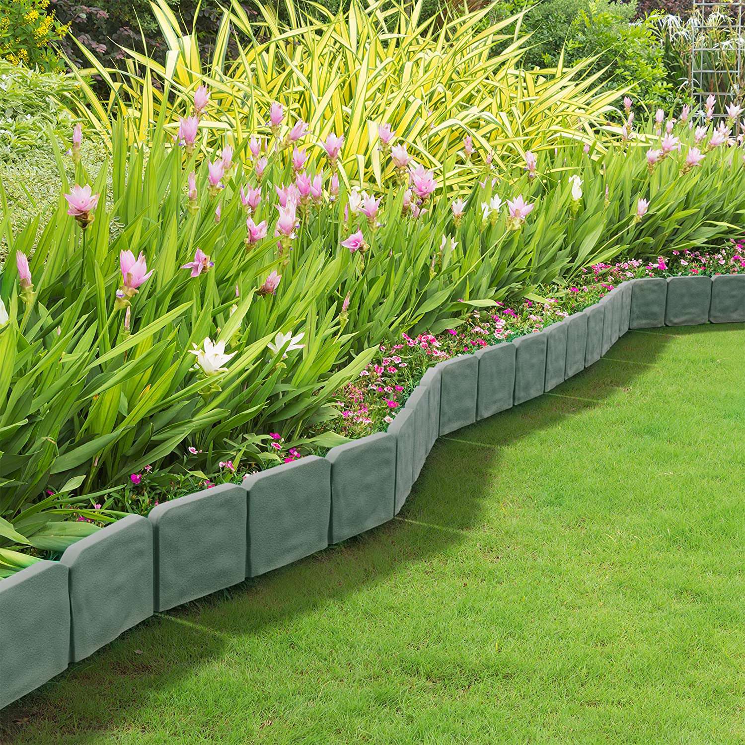 Cobbled Stone Plastic Lawn Edging