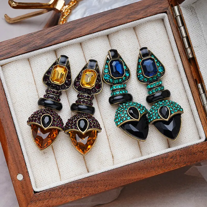 Retro Earrings Female Niche Personality Exaggerated Long Style Full Of Drill Stud Atmosphere Middle Vintage Ear Accessories