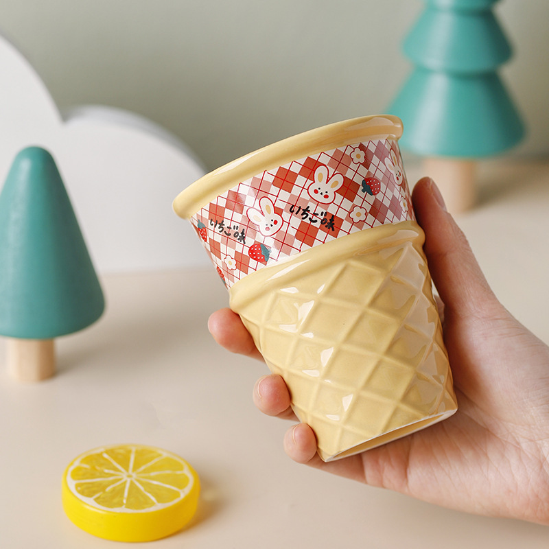 كوب منزلي للأطفال بتصميم المخروط الإبداعي