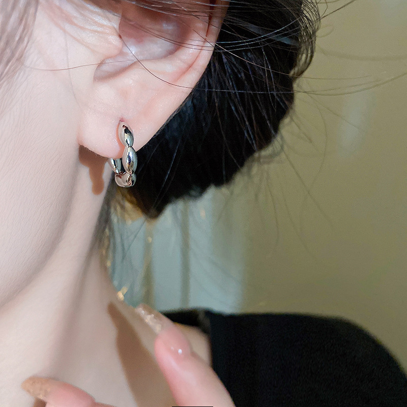 Rice Grain Round Ring Earrings Female Olive Beads Petite Earrings Temperament High Sense