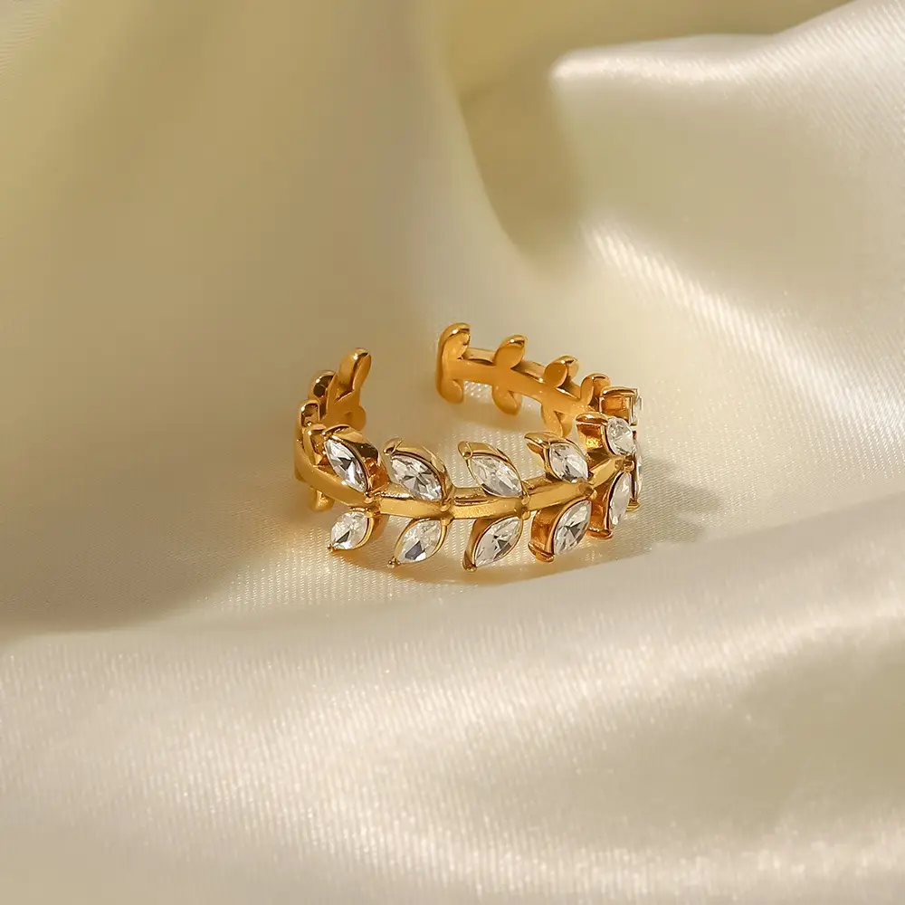 Titanium Steel Ring Stainless Steel Leaf-shaped Inlaid Whitegreen Zircon Ring