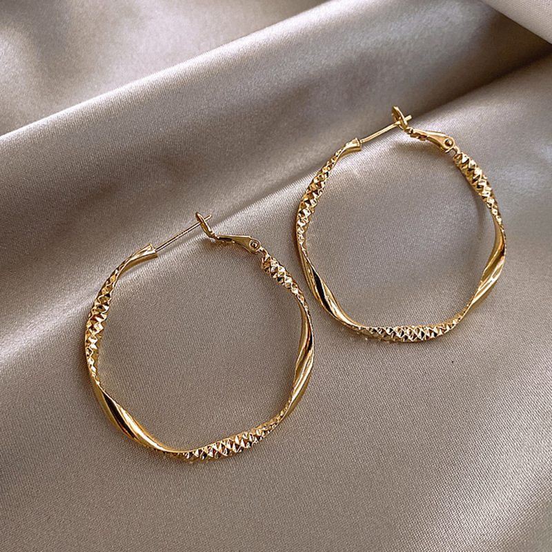 Temperament Earrings, Dongdaemun, South Korea, Red Earrings