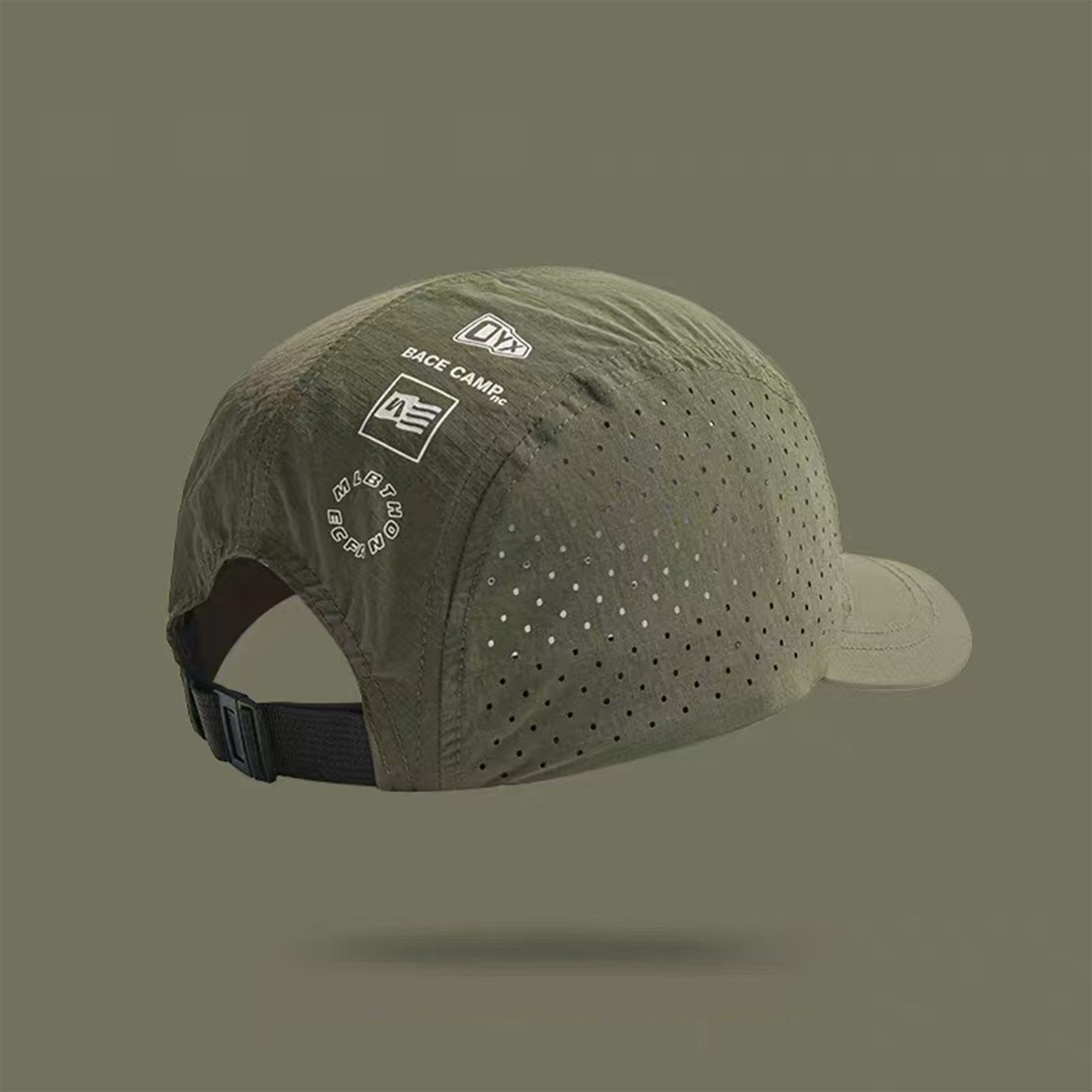 The New Solid-color Hat With Icon, Quick-drying, Multi-hole, Breathable, Adjustable, Simple And Versatile Style, Short Brim Baseball Cap, Suitable For Outdoor Sports And Travel.