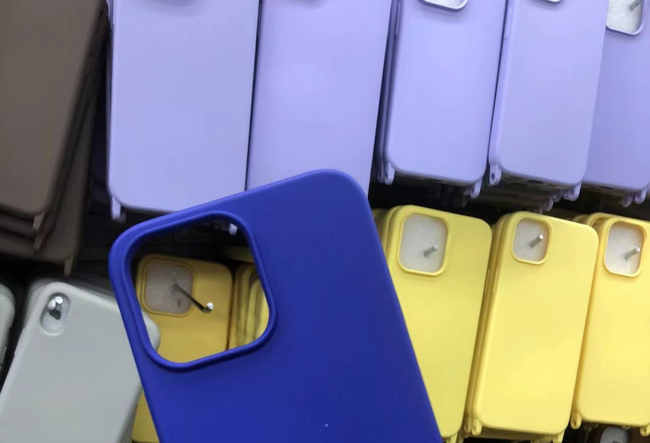 Skin-feeling Soft Shell Lined Lanyard Phone Case - Image 3