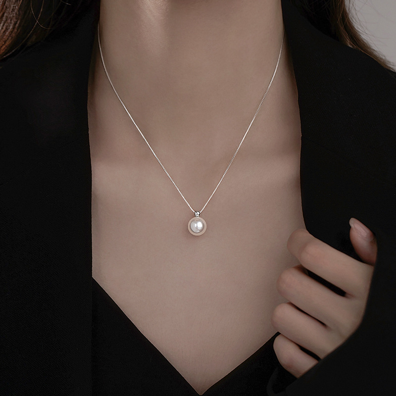 Pure Silver Pearl Light Luxury Necklace