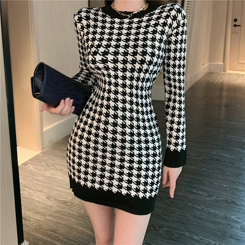 Round Neck Long-sleeved Slim-fit Buttocks Knitted Dress