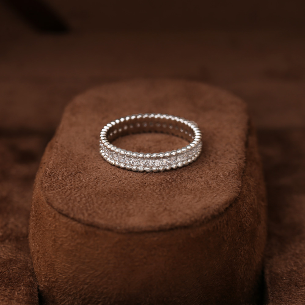 Title 3, Damen-Ring mit Micro-Set-Zirkon-Himmelstern