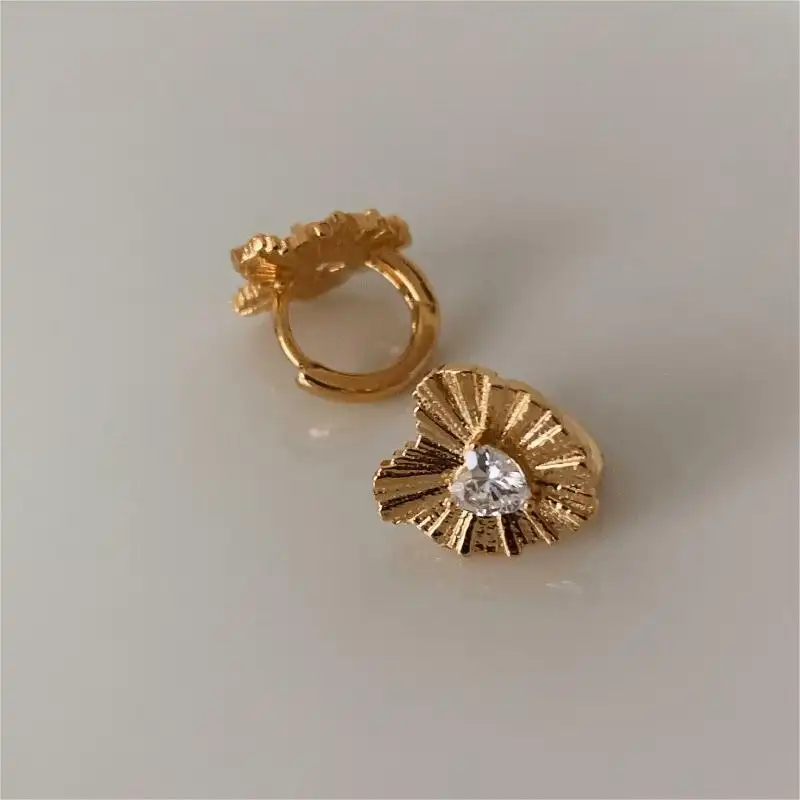925 Sterling Silver Zircon Pleated Love Heart Stud Earrings