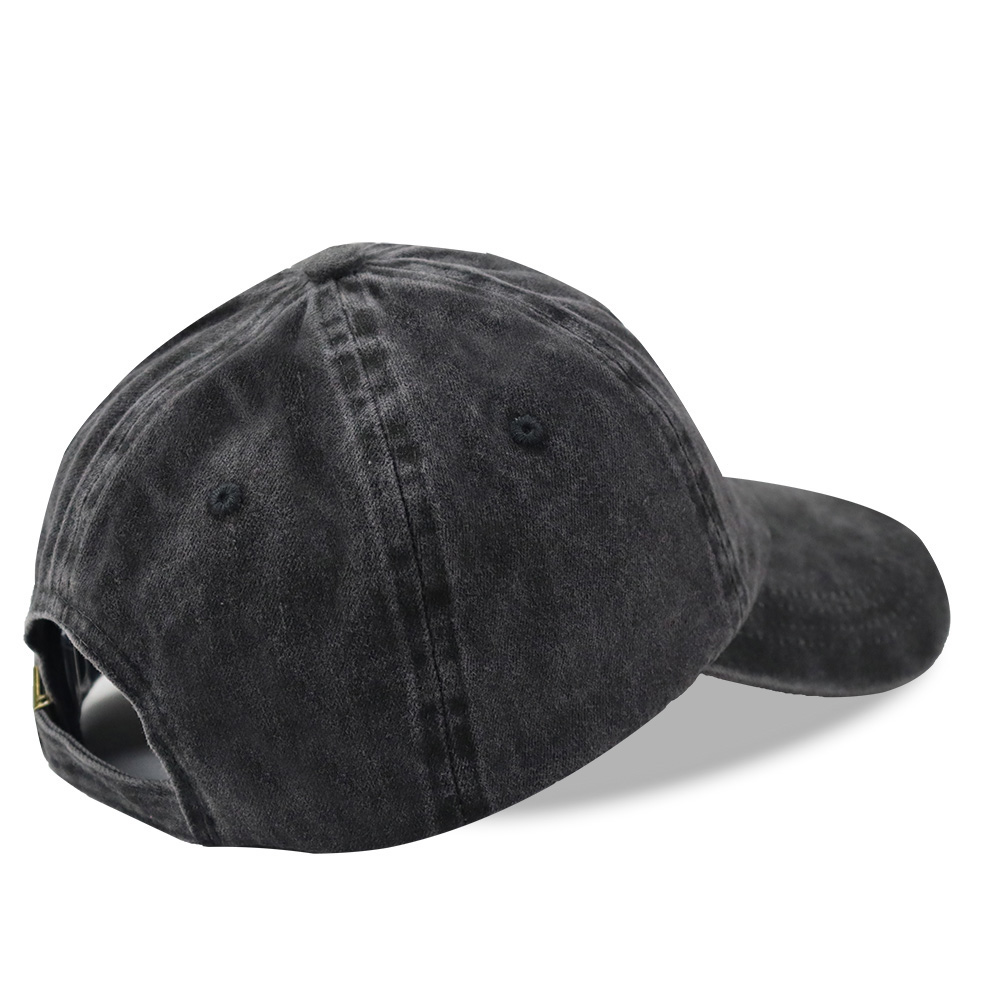 Embroidered Duck Baseball Cap – Adjustable Cotton Dad Hat for Outdoor Adventures & Funny Gift for Animal Lovers