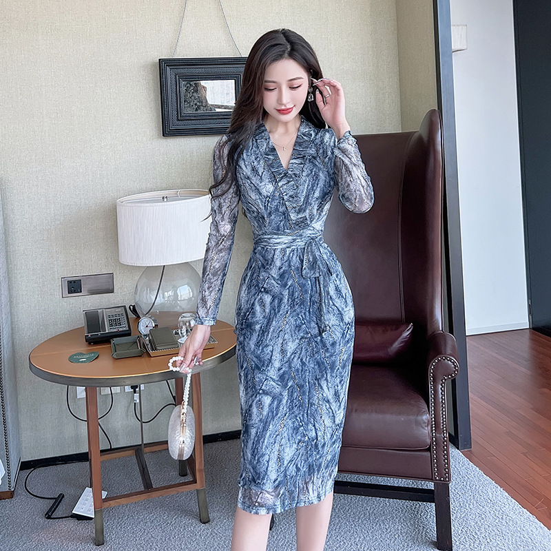 V-Neck Long Sleeve Midi Dress