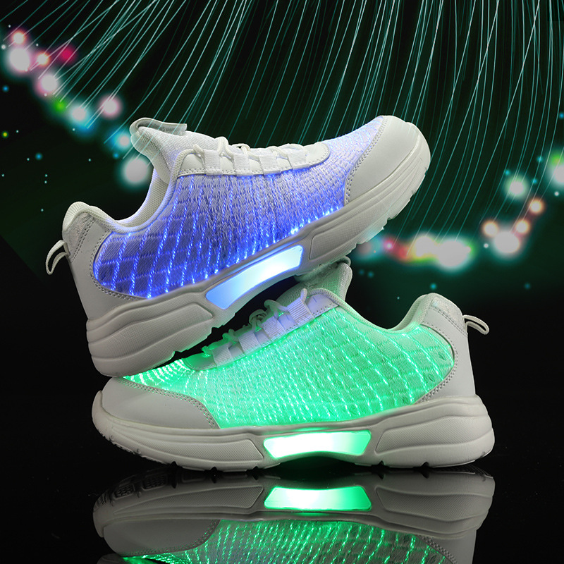 Title 4, LED-Leuchtschuhe mit Lichtleitfaser und USB-Auf...