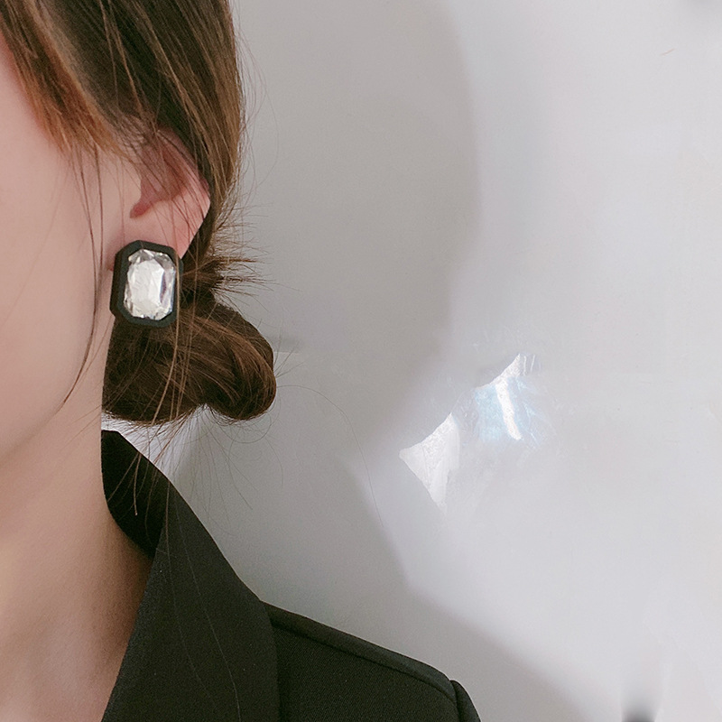 European And American Temperament Simple Earrings